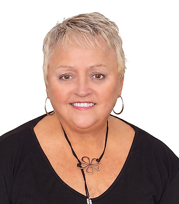 Portrait of Helene Higgins, Executive  Assistant / Office Coordinator.
